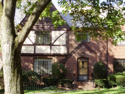 60 Gralynn Rd, Newton, MA 02459-1341