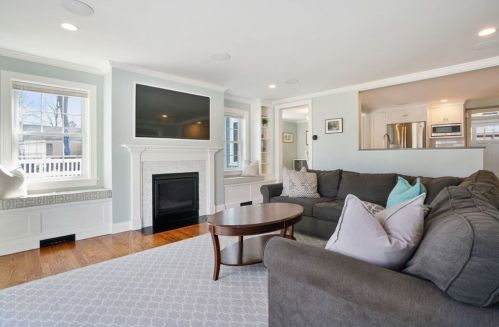 58 Taylor Ave, Dedham MA 02026-5104 exterior