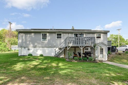 251 Phineas St, Dracut MA 01826-4611 exterior