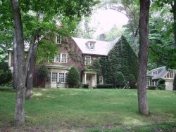 40 Fenwick Rd, Newton, MA 02468-2215