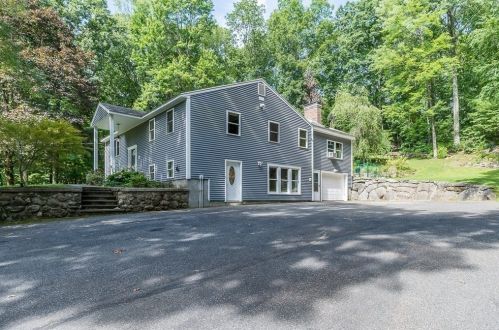 226 Sutton Rd, Sutton, MA 01590-1206