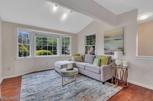 39 Brown Pl, Tinton Falls NJ  07701-2206 exterior