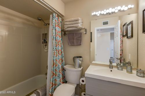 10602 42nd St, Phoenix AZ 85050-3376 exterior