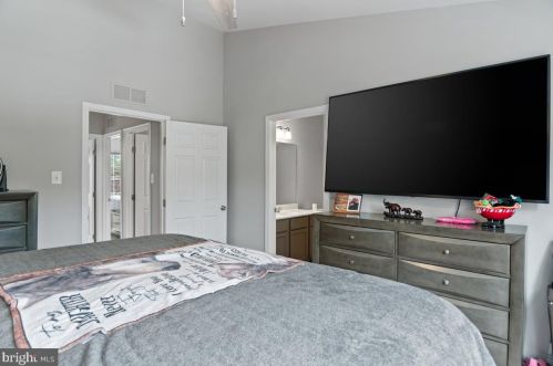 66 Coachlight Dr, Erial NJ 08081-5606 exterior