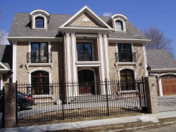 30 Village Cir, Newton, MA 02459-3071