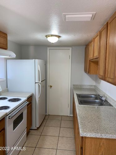 4033 45th Pl, Phoenix, AZ 85040-9211