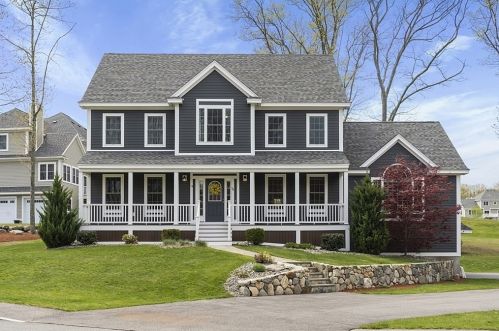 58 Regency Dr, Dracut, MA 01826-2761