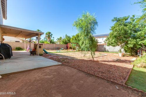 1102 Behrend Dr, Phoenix AZ 85050-3992 exterior