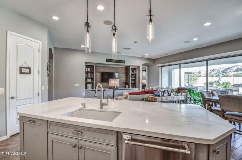 7911 30th Way, Phoenix AZ 85016-8927 exterior