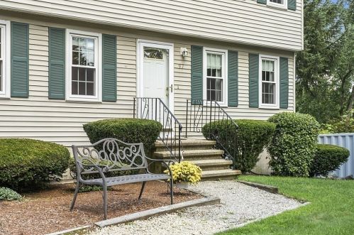 97 Percy St, Dracut, MA 01826-5815