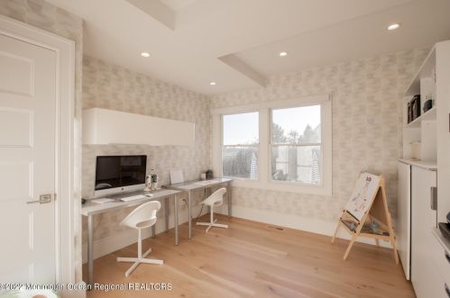 670 Little Silver Point Rd, Little Silver NJ  07739-1737 exterior