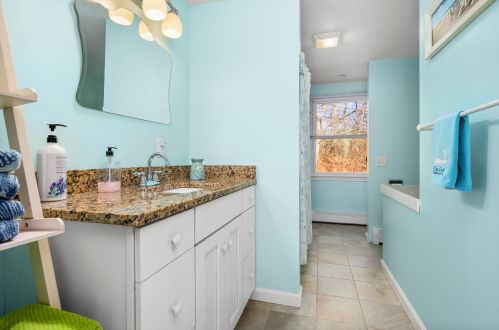 130 Main St, Dennis MA 02638-2019 exterior