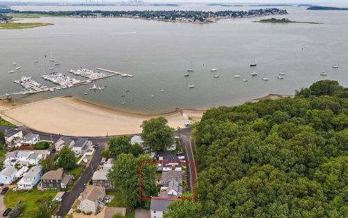 19 St, Weymouth MA 02191-1605 exterior