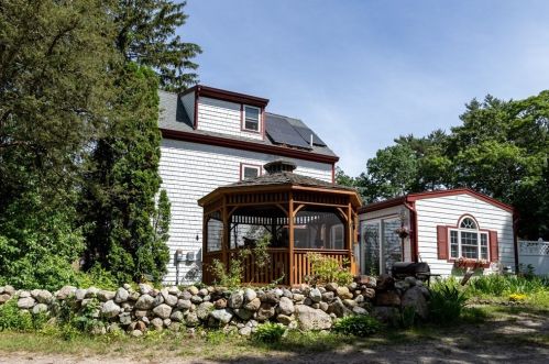 12 Swan Ln, Wareham, MA 02571-1543