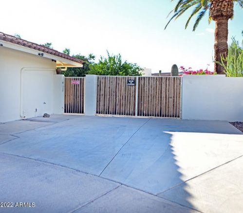 9234 33 Way, Phoenix AZ 85028-4967 exterior