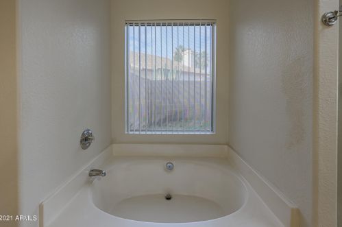 18841 43 Pl, Phoenix AZ 85050-3736 exterior