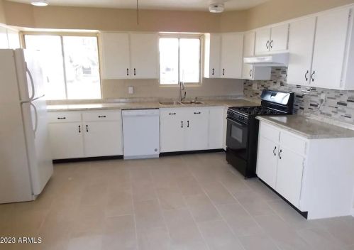 2240 Cholla St, Phoenix AZ 85029-3854 exterior