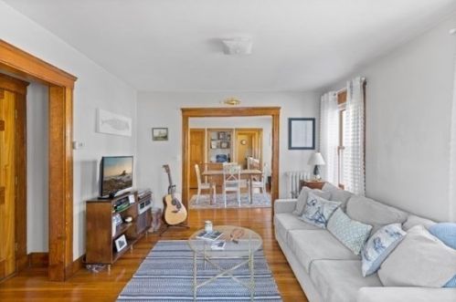 13 Osborne Rd, Arlington MA 02474-8830 exterior