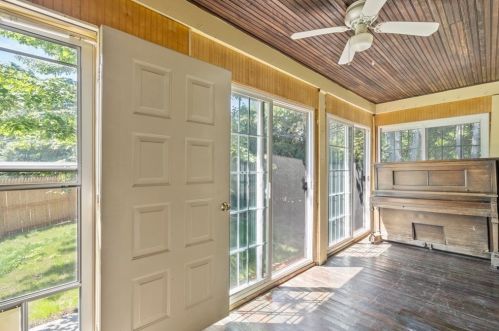 188 Newman Ave, Seekonk MA 02771-4911 exterior