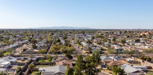 1057 Butler Dr, Phoenix AZ 85020-3762 exterior