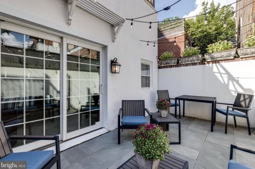 335 6 St, Philadelphia PA 19140-4560 exterior