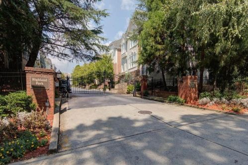 17 Highland Park Ln, Atlanta GA 30306-3447 exterior