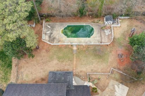 2544 Dukes Cir, Conyers GA  30013-1932 exterior