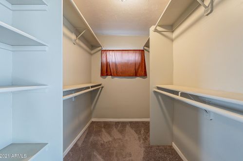 1817 38 Dr, Phoenix AZ 85053-5407 exterior