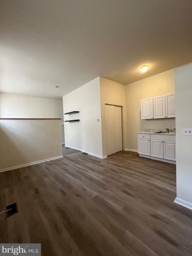 701 16th St, Philadelphia, PA 19130-2902