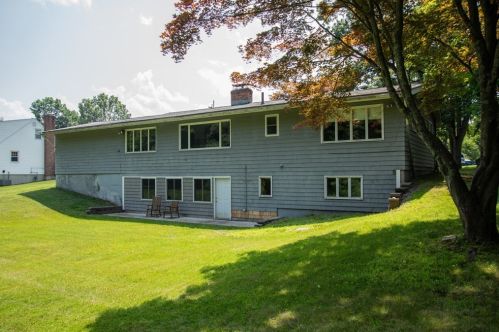 373 Pelham St, Methuen, MA 01844-1021