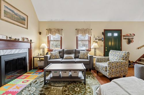 48 Henry Dr, Plymouth, MA 02360-1582