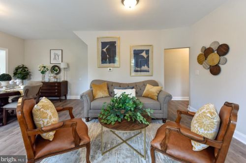 201 Maple Ave, West Deptford NJ  08093-1204 exterior