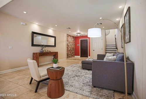 902 Claremont St, Phoenix AZ  85013-1360 exterior