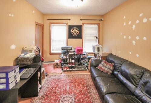 17 Pelham St, Methuen MA 01844-2017 exterior