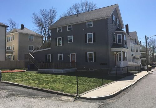 21 Pear St, Fall River MA 02720-5324 exterior