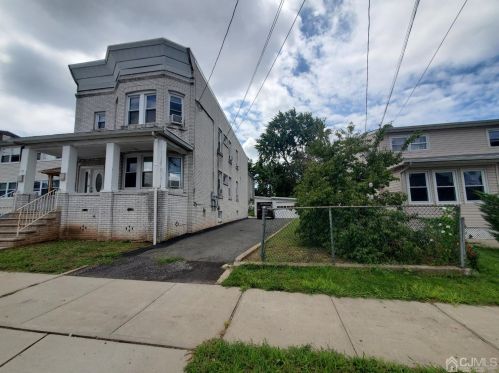 57 Pulaski Ave, Carteret NJ  07008-2548 exterior