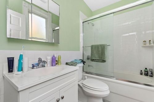 47 Washington St, Newton MA 02458-1450 exterior