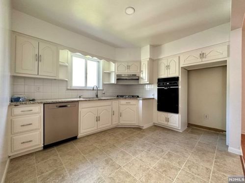 3 Pleasant Pl, Kearny NJ  07032-1830 exterior