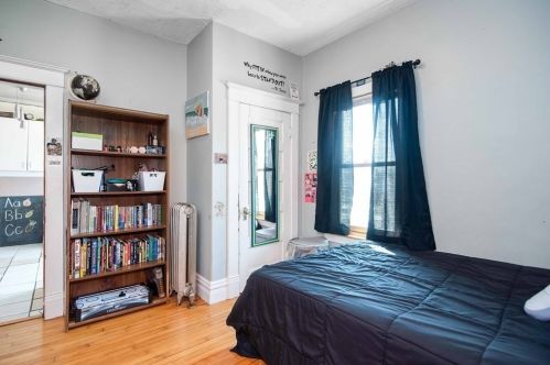 19 Almont Ave, Worcester MA 01604-3002 exterior