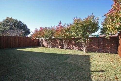 1313 Exeter Dr, Plano TX  75093-5222 exterior