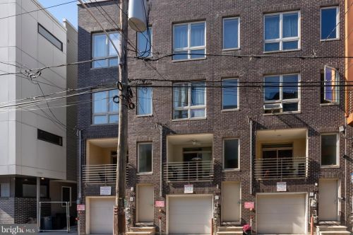 840 15th St, Philadelphia, PA 19130-2218