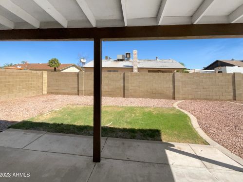 1956 Angela Dr, Phoenix AZ  85023-2334 exterior