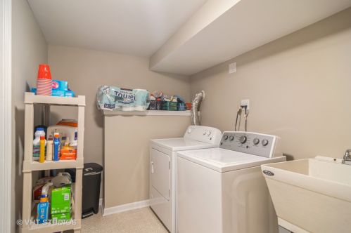 1508 Oak Park Ave, Forest View IL 60402-1339 exterior