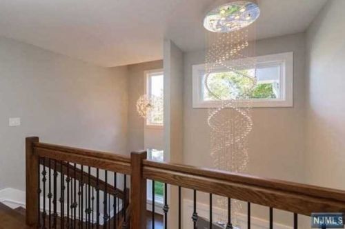 55 Cedar St, Cresskill NJ 07626-2508 exterior