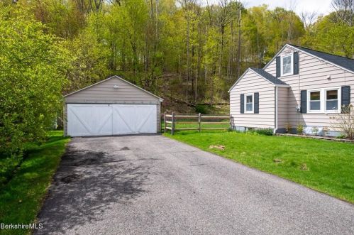 475 Water St, Williamstown MA  01267-2895 exterior