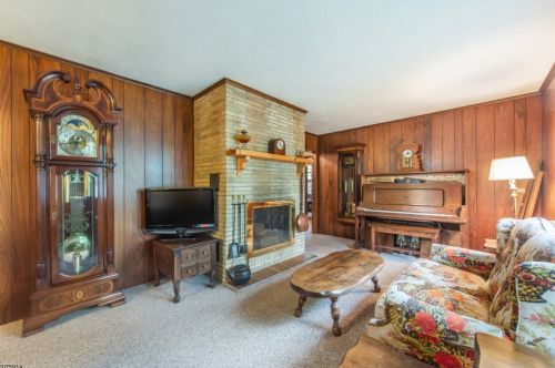 54 Oakwood Dr, Skyline Lakes NJ  07456-2023 exterior