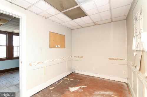 665 Broad St, West Deptford NJ 08096-1055 exterior