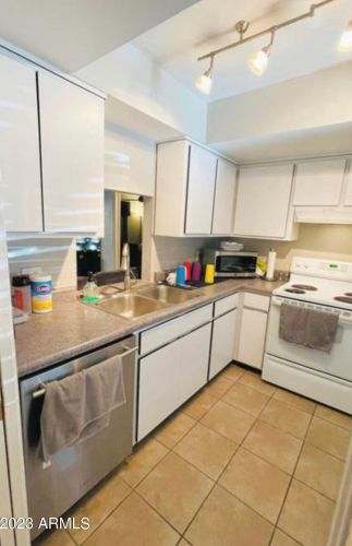 2955 29 St, Phoenix AZ 85032-3726 exterior