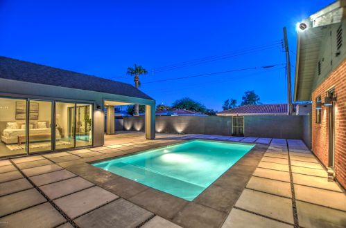 1201 Edgemont Ave, Phoenix AZ 85035-1809 exterior