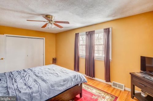 160 Laurel St, West Deptford NJ 08096-1835 exterior